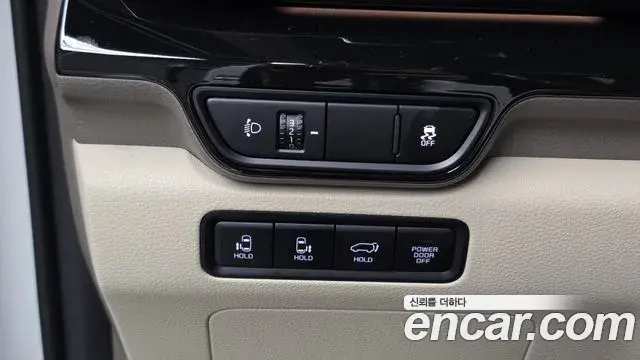 Kia Carnival 2024 — Photo 18/32