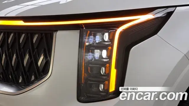 Kia Carnival 2024 — Photo 8/32