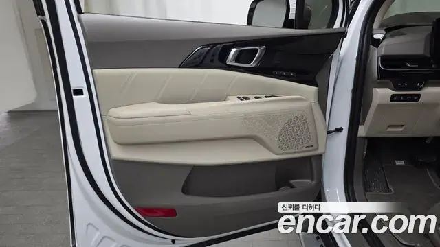 Kia Carnival 2024 — Photo 5/32