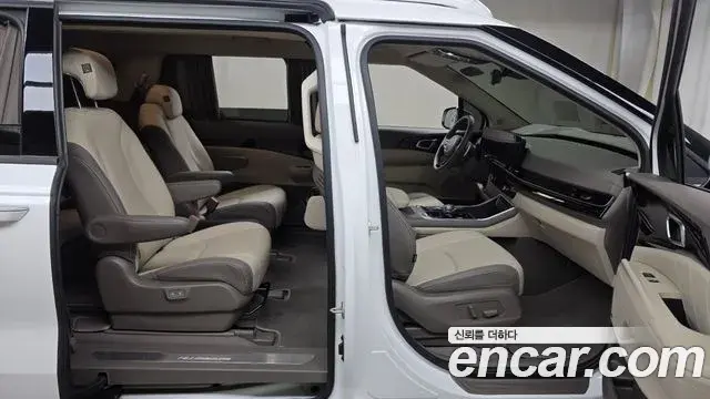 Kia Carnival 2024 — Photo 24/32