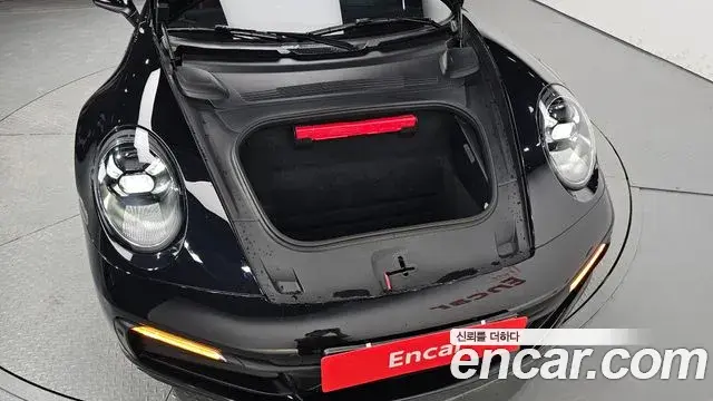 Porsche 911 2022 — Photo 28/32