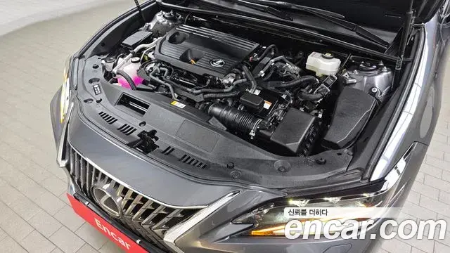 Lexus ES300h 2024 — Şəkil 22/32