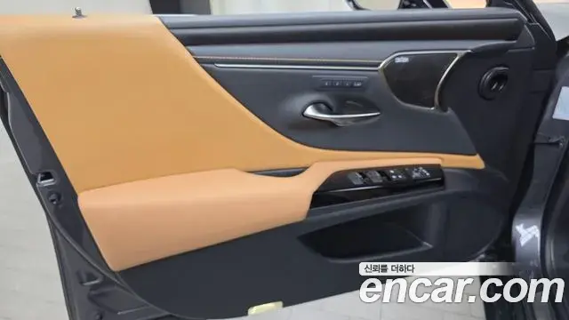 Lexus ES300h 2024 — Şəkil 19/32