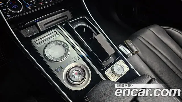 Genesis GV80 2020 — Photo 9/20