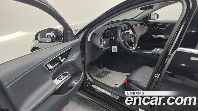 Mercedes-Benz E-Class 2025 — Фото 10/20