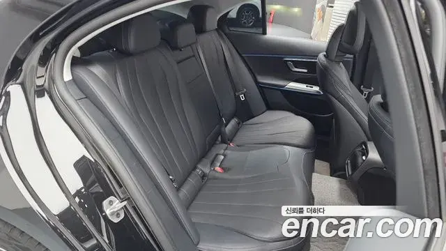 Mercedes-Benz E-Class 2025 — Фото 12/20