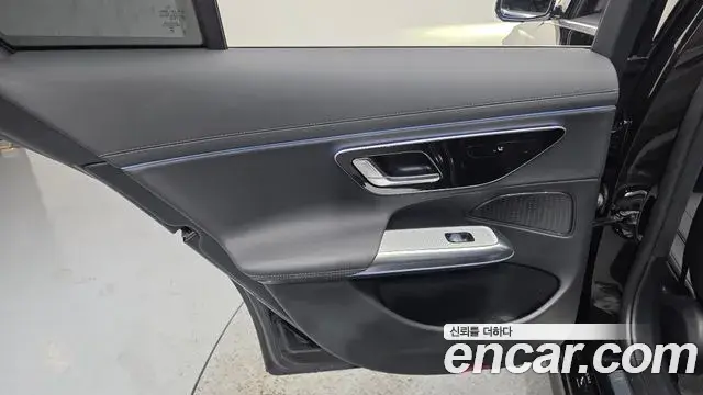 Mercedes-Benz E-Class 2025 — ფოტო 20/31