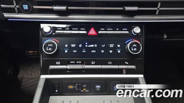 Hyundai Santa Fe 2024 — ფოტო 29/30