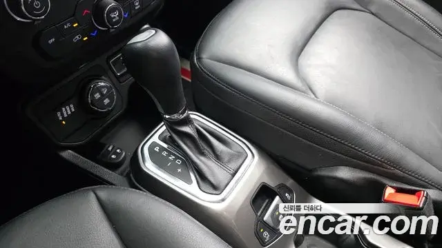 Jeep Renegade 2018 — Şəkil 2/34