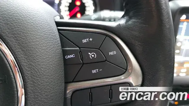 Jeep Renegade 2018 — Şəkil 20/34