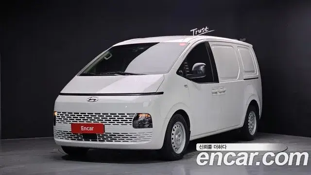 Hyundai Staria 2022 — Фото 1/20