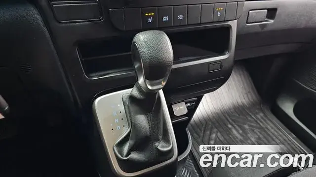 Hyundai Staria 2022 — Фото 9/20
