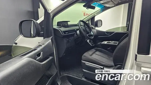 Hyundai Staria 2022 — Фото 10/20