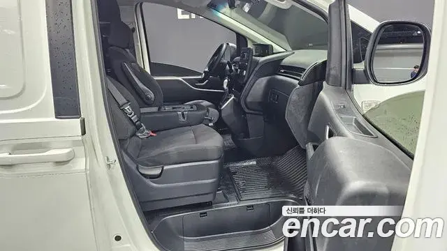 Hyundai Staria 2022 — Фото 11/20