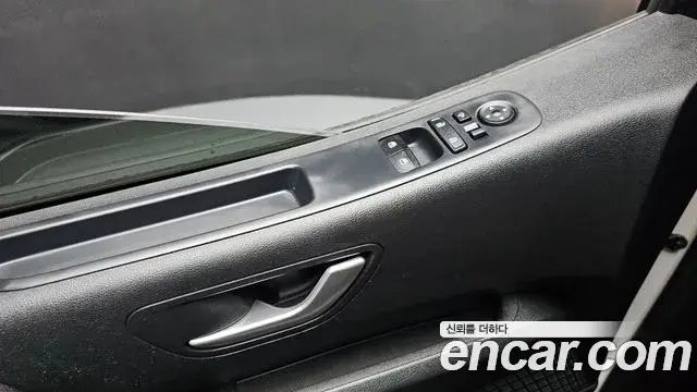 Hyundai Staria 2022 — Фото 16/20