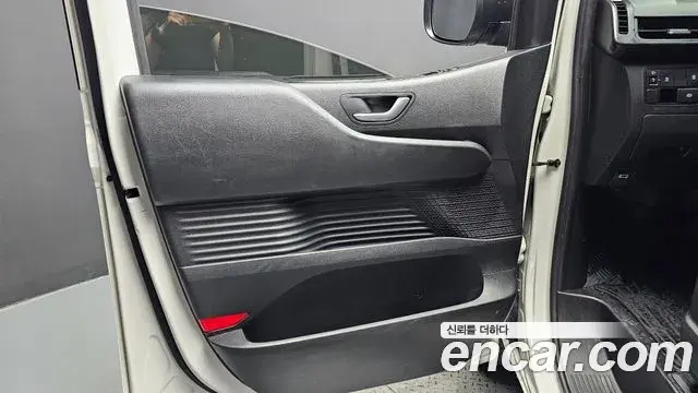 Hyundai Staria 2022 — Şəkil 12/31