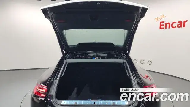Porsche Panamera 2020 — Şəkil 12/39