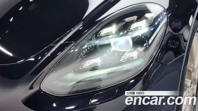 Porsche Panamera 2020 — Şəkil 38/39
