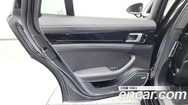 Porsche Panamera 2020 — Şəkil 31/39