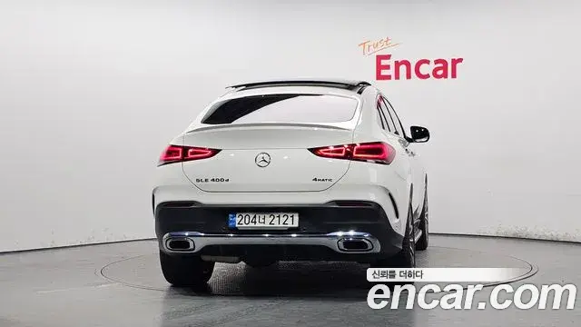 Mercedes-Benz GLE-Class 2023 — Photo 10/36