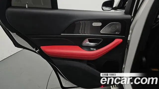 Mercedes-Benz GLE-Class 2023 — Photo 6/36