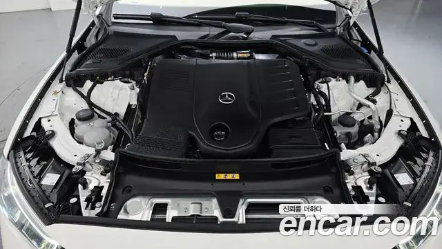 Mercedes-Benz E-Class 2025 — Photo 33/34
