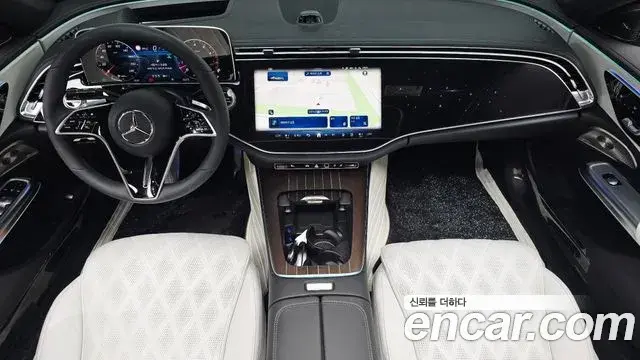 Mercedes-Benz E-Class 2025 — Photo 2/34