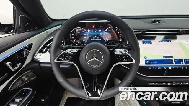 Mercedes-Benz E-Class 2025 — Photo 14/34