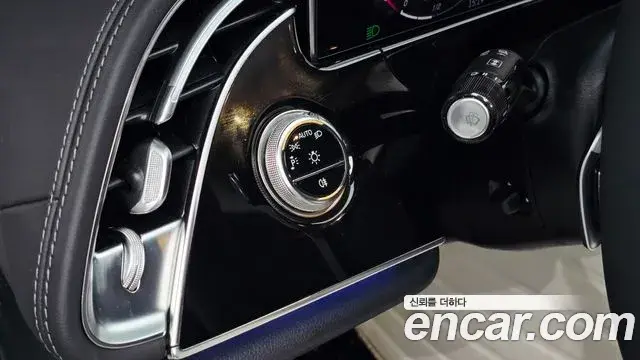 Mercedes-Benz E-Class 2025 — Photo 6/34