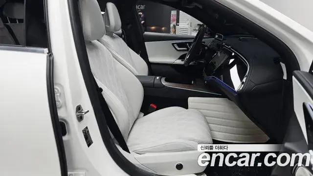 Mercedes-Benz E-Class 2025 — Photo 29/34