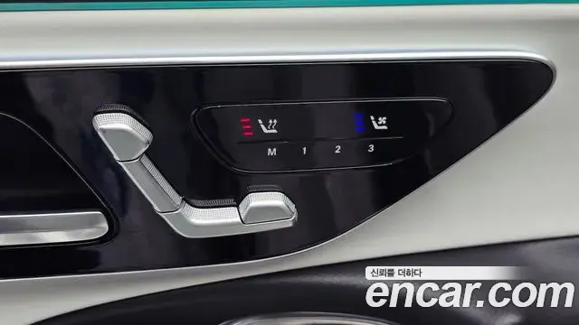Mercedes-Benz E-Class 2025 — Photo 23/34