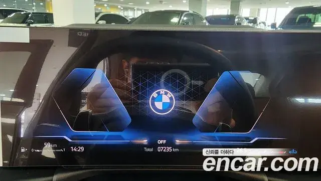 BMW 3 Series 2025 — Photo 17/20