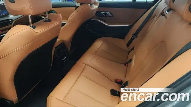 BMW 3 Series 2025 — Photo 18/20