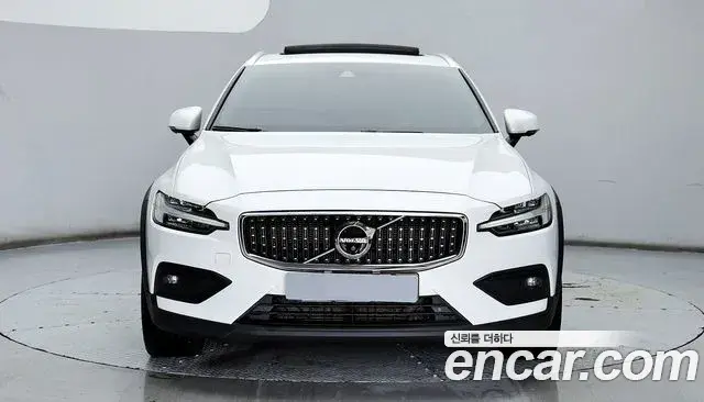 Volvo V60 Cross Country 2021 — Photo 9/20