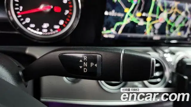 Mercedes-Benz E-Class 2018 — ფოტო 8/33