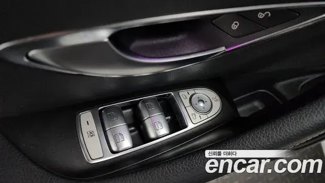 Mercedes-Benz E-Class 2018 — ფოტო 11/33