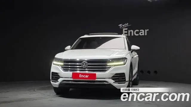 Volkswagen Touareg 2020 — ფოტო 10/20