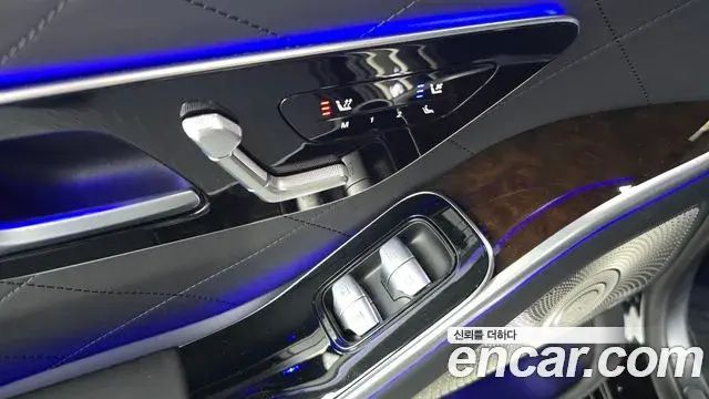 Mercedes-Benz S-Class 2021 — Photo 13/30
