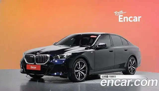 BMW 5 Series 2024 — Фото 1/20