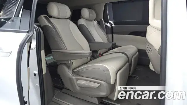 Kia Carnival 2025 — Фото 12/20