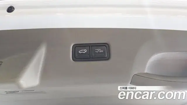 Kia Carnival 2025 — Фото 20/20