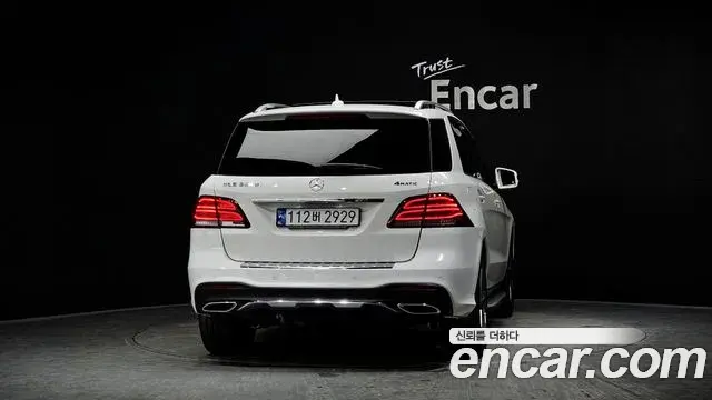 Mercedes-Benz GLE-Class 2018 — Şəkil 6/34