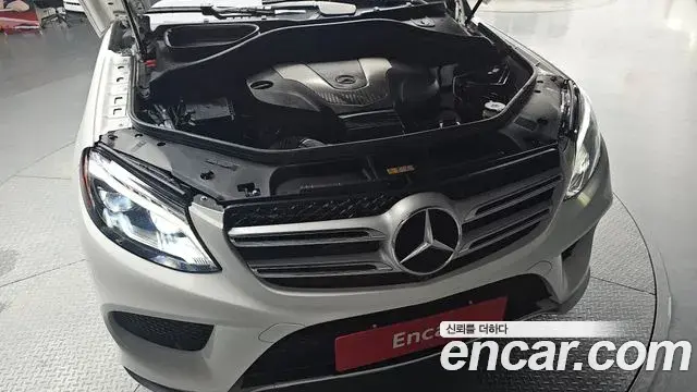 Mercedes-Benz GLE-Class 2018 — Şəkil 14/34