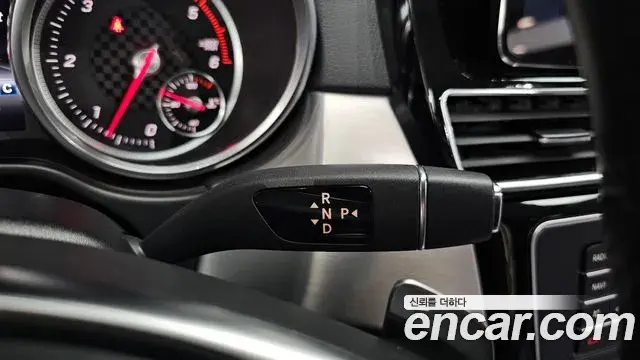 Mercedes-Benz GLE-Class 2018 — Şəkil 9/34