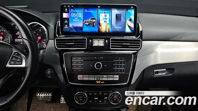Mercedes-Benz GLE-Class 2018 — Şəkil 28/34