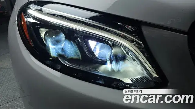 Mercedes-Benz GLE-Class 2018 — Şəkil 10/34