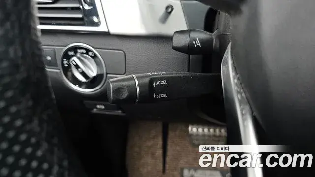 Mercedes-Benz GLE-Class 2018 — Şəkil 17/34