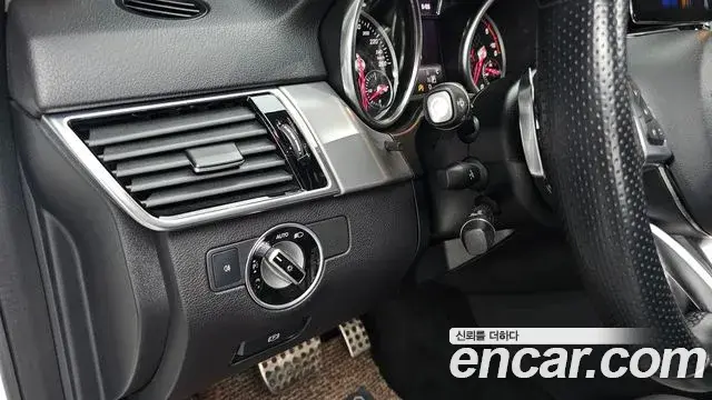 Mercedes-Benz GLE-Class 2018 — Şəkil 18/34