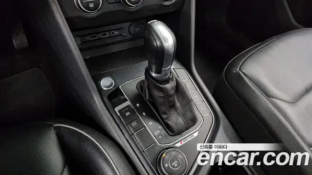 Volkswagen Tiguan 2018 — ფოტო 4/20