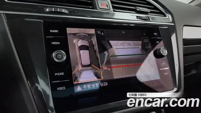 Volkswagen Tiguan 2018 — ფოტო 11/20